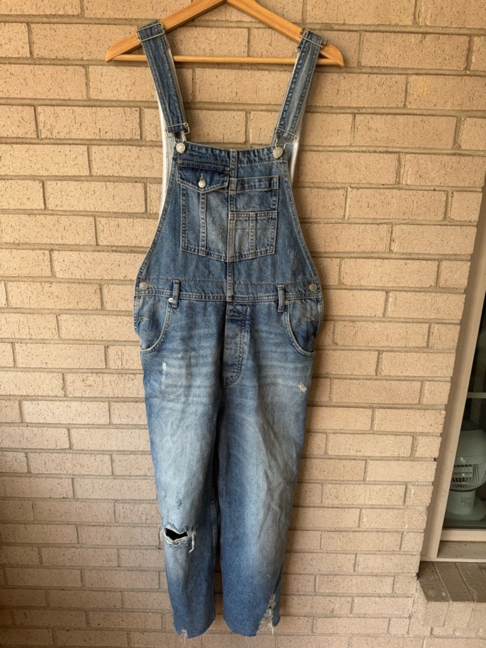 We The Free Distressed Denim Criss Cross Overalls Boyfriend Baggy Cropped 25